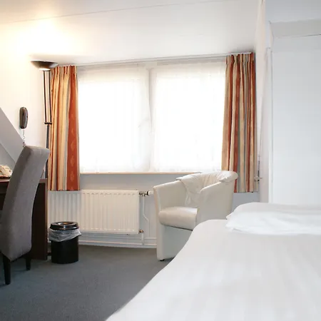 Отель Fletcher Restaurant Bon Repos 3*