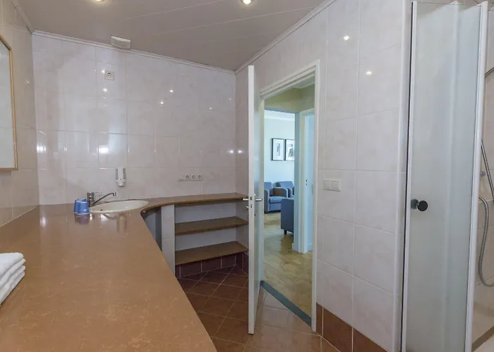 Fletcher Restaurant Bon Repos Отель