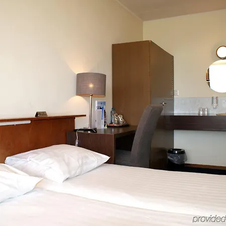 Fletcher Restaurant Bon Repos 3* נורבייק